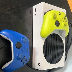 Series S Console with Wireless Controllers - White, Blue, and Green
